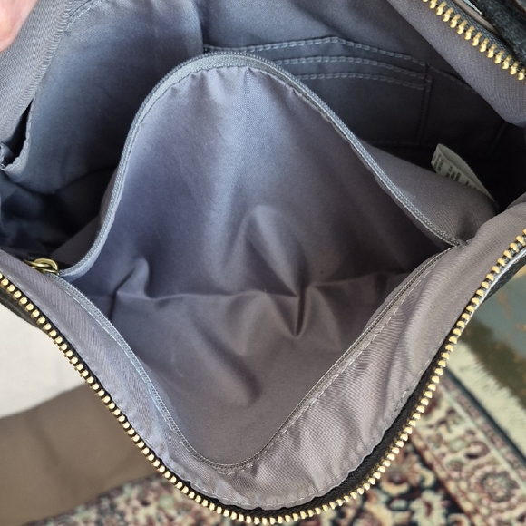 Fossil Black Leather Shoulder Bag with Gold Zippers - Picture 9 of 10